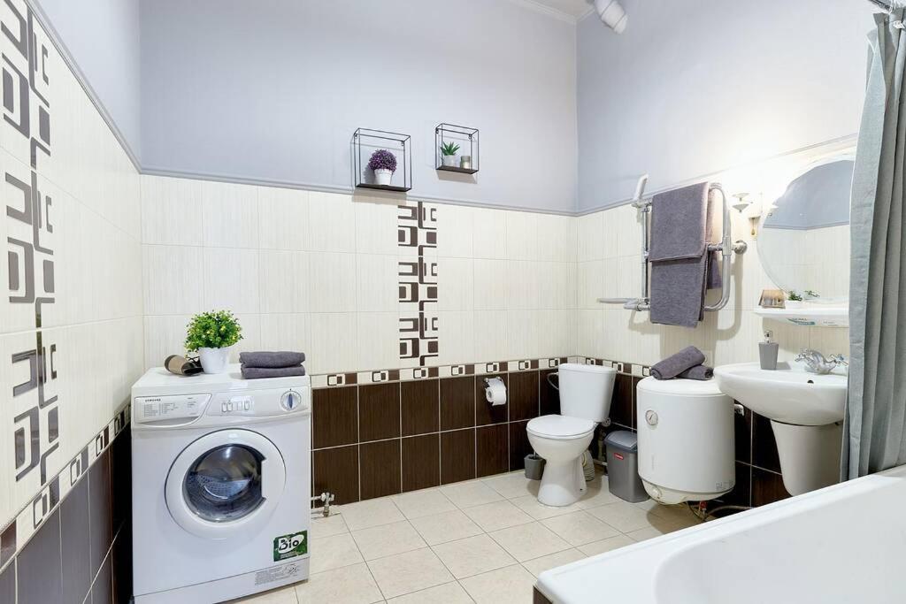 Б13/14 СТИЛЬНЫЙ ЛОФТ 100 м2 - 3 РАЗДЕЛЬНЫХ СПАЛЬНИ Київ Екстер'єр фото